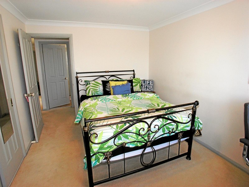 37 Booth Crescent, Orange NSW 2800