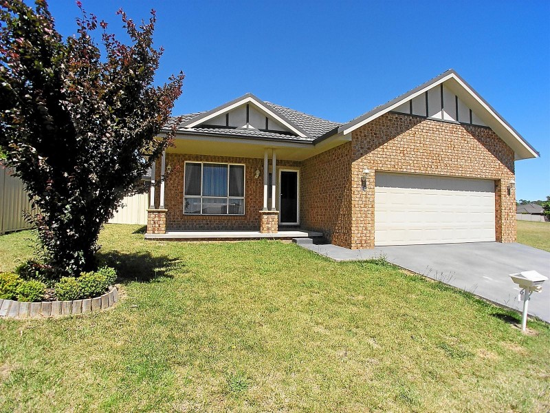 66 Kearneys Drive, Orange NSW 2800