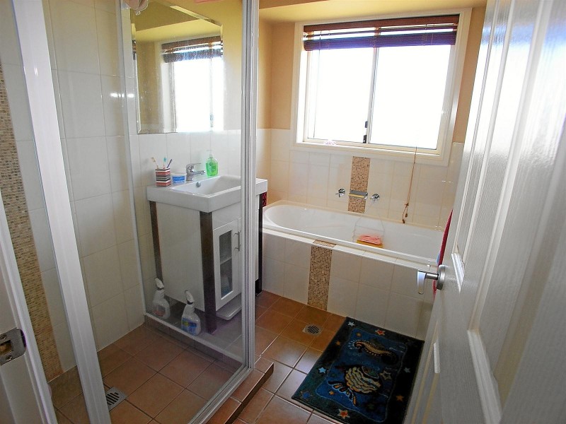 66 Kearneys Drive, Orange NSW 2800