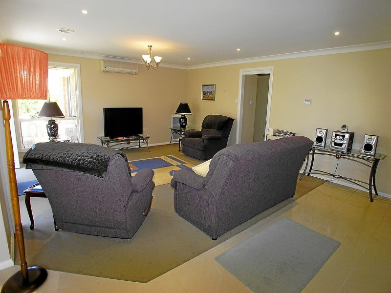 66 Kearneys Drive, Orange NSW 2800