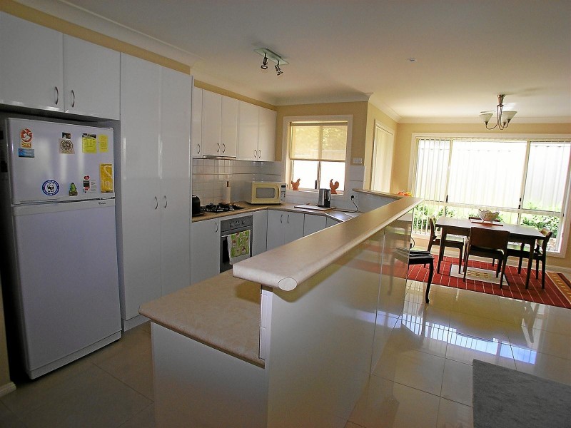 66 Kearneys Drive, Orange NSW 2800
