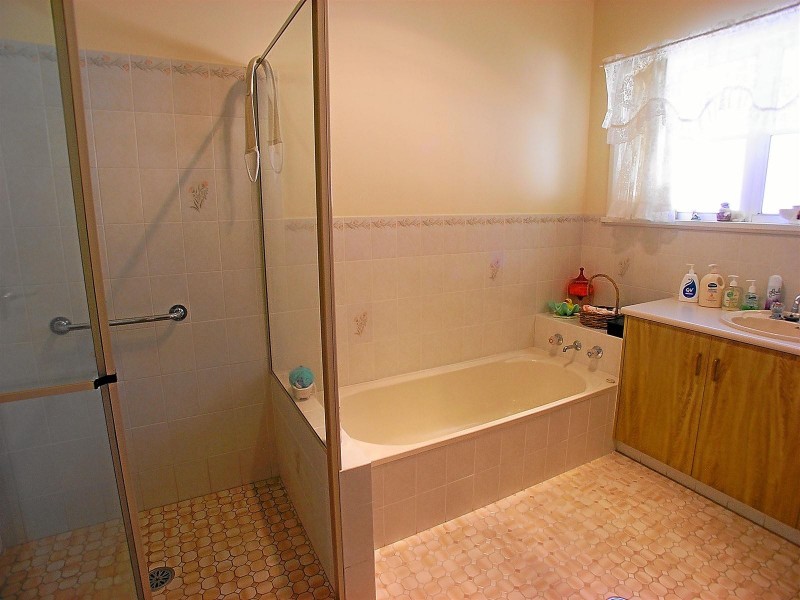 70 Icely Road, Orange NSW 2800