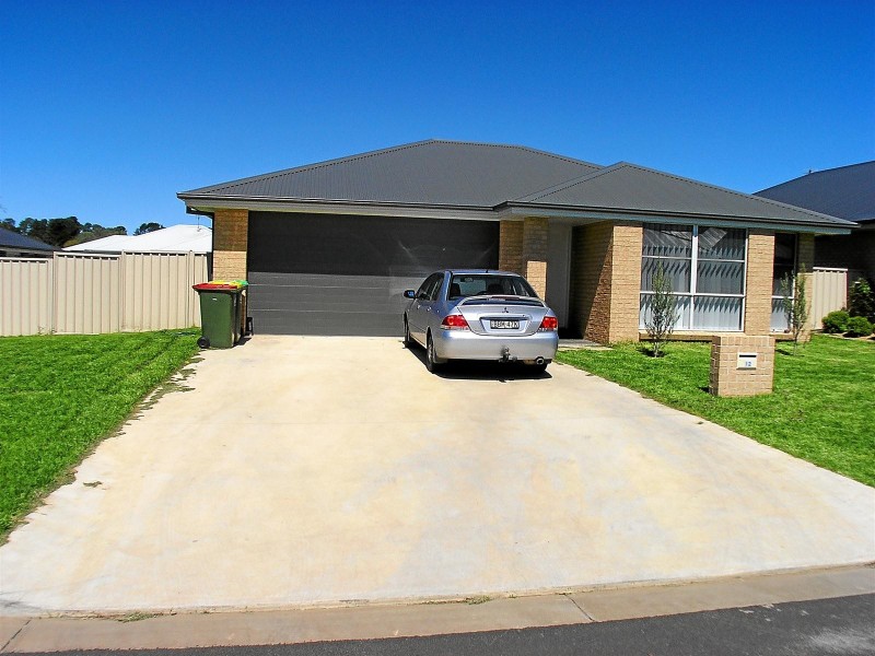 12 Agate Street, Orange NSW 2800