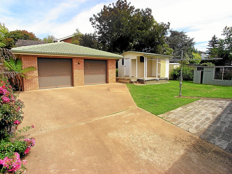 84 Matthews Avenue, Orange NSW 2800
