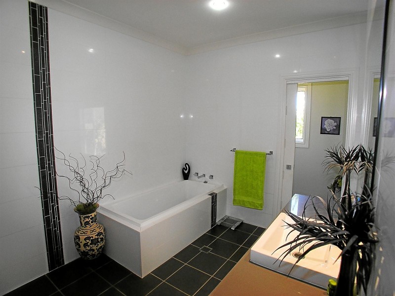 36 Farrell Road, Orange NSW 2800