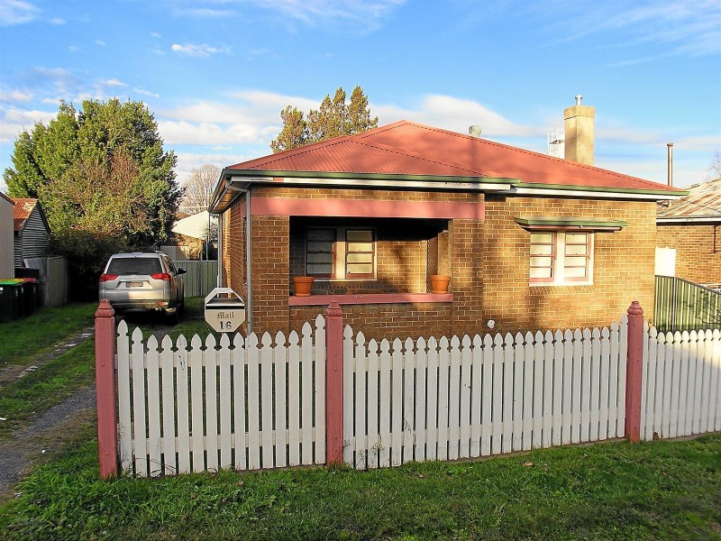 16 Curran Street, Orange NSW 2800