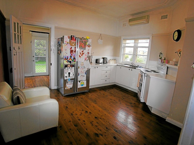 16 Curran Street, Orange NSW 2800