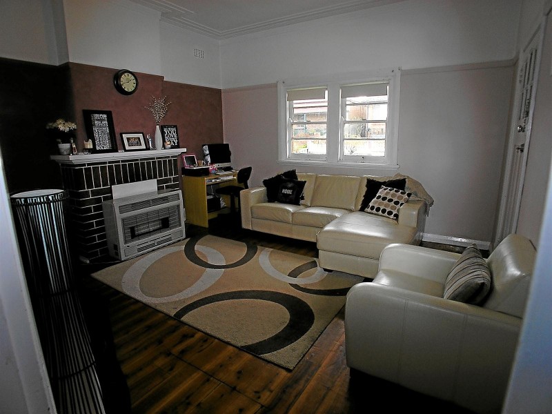 16 Curran Street, Orange NSW 2800