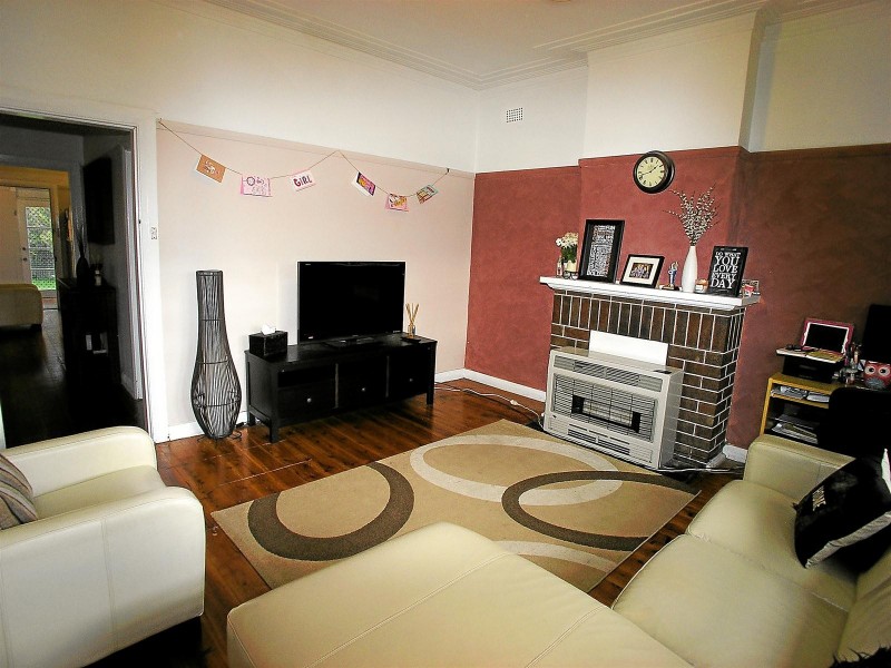 16 Curran Street, Orange NSW 2800