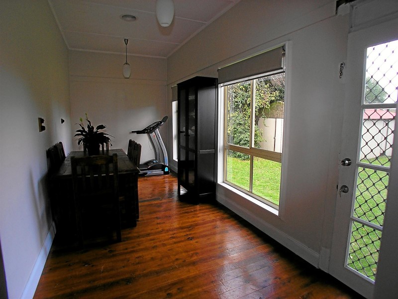 16 Curran Street, Orange NSW 2800