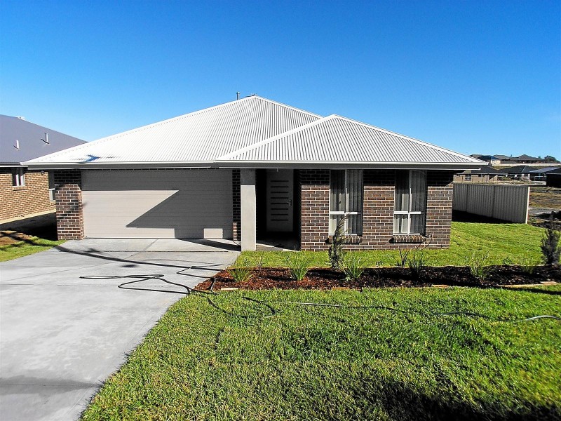 73 Kearneys Drive, Orange NSW 2800