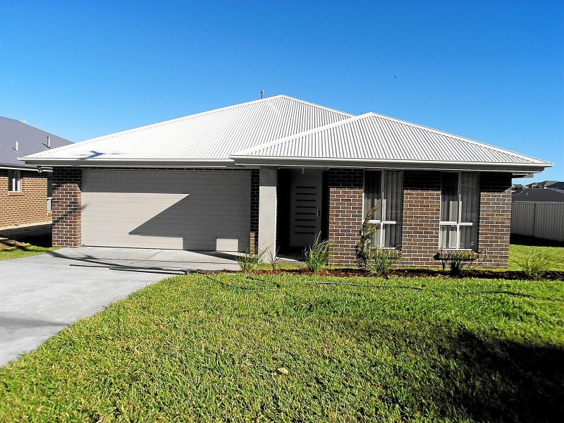 73 Kearneys Drive, Orange NSW 2800