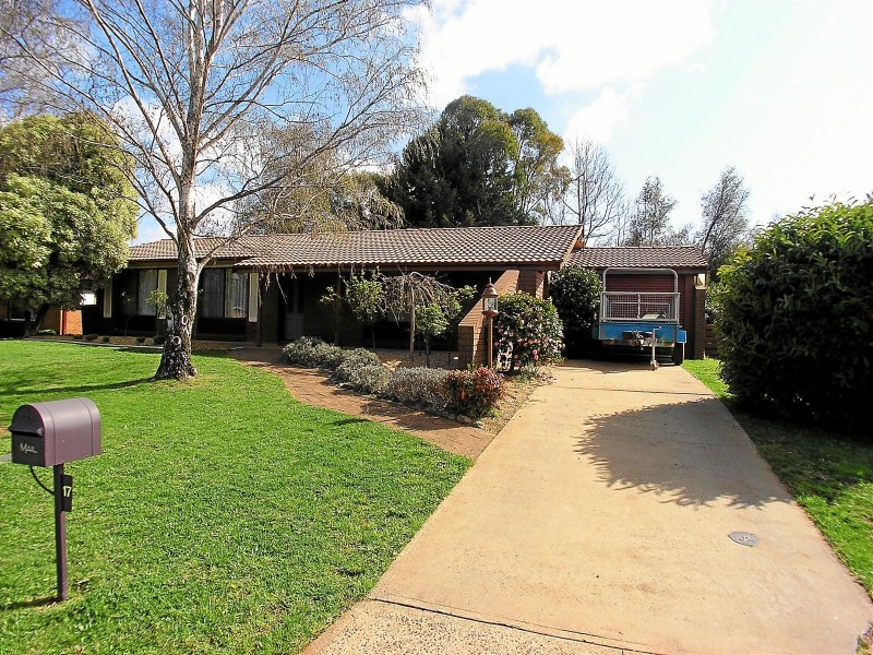 17 Matthews Avenue, Orange NSW 2800