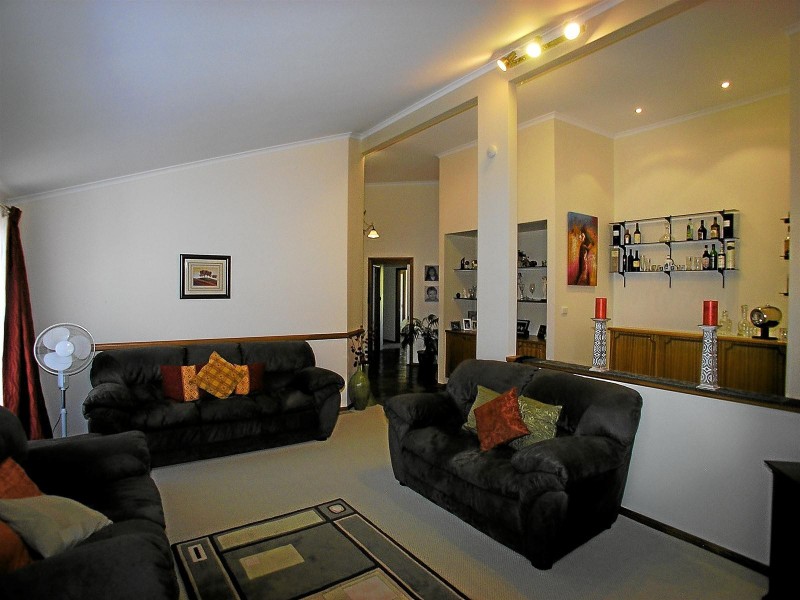 37 Braemar Circuit, Orange NSW 2800