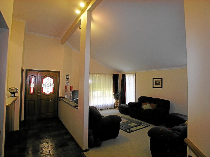 37 Braemar Circuit, Orange NSW 2800