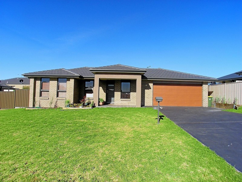 32 Botanic Way, Orange NSW 2800