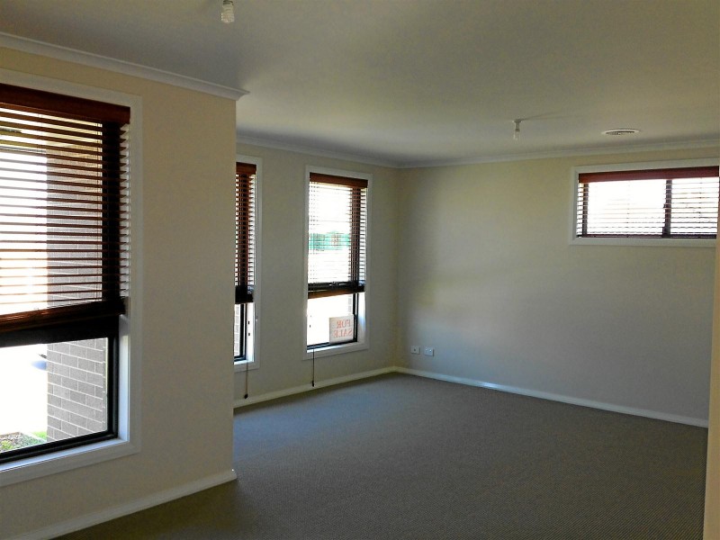 32 Botanic Way, Orange NSW 2800