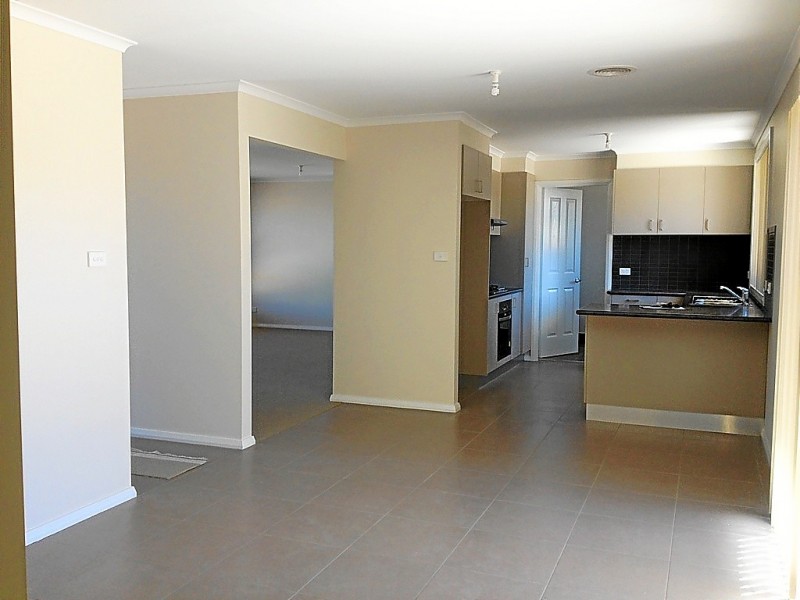 32 Botanic Way, Orange NSW 2800