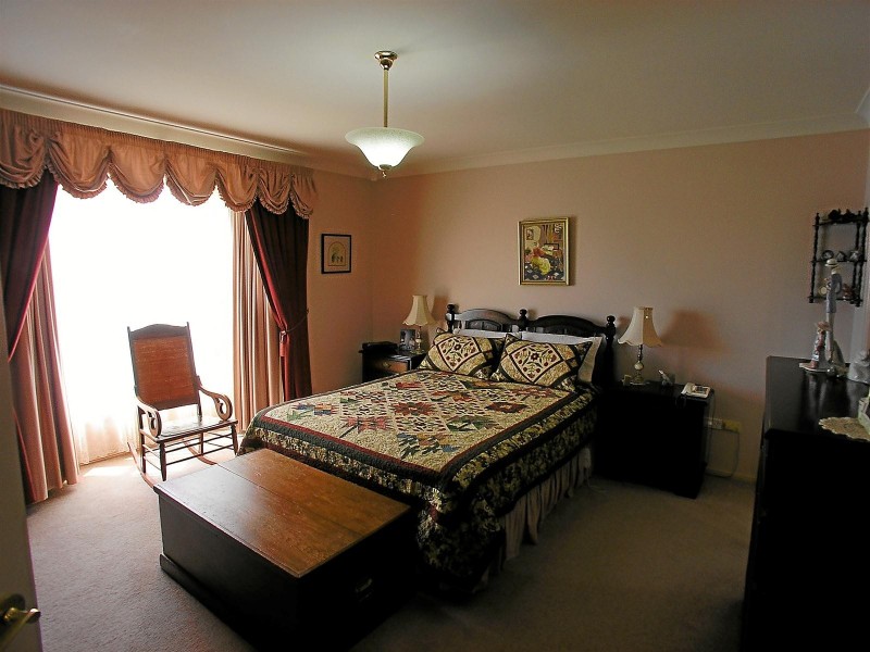 17 Redgum Avenue, Orange NSW 2800