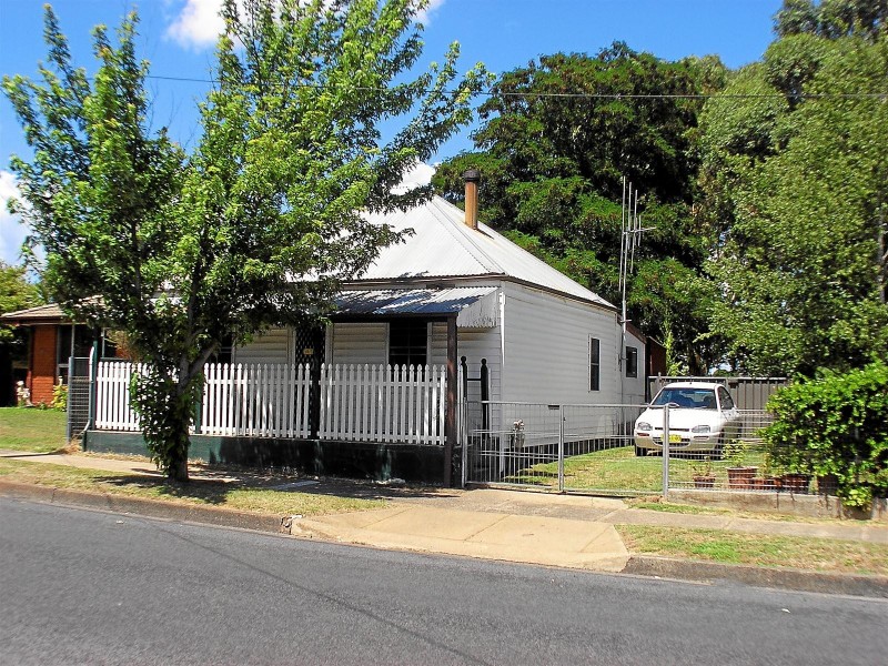 302 Peisley Street, Orange NSW 2800