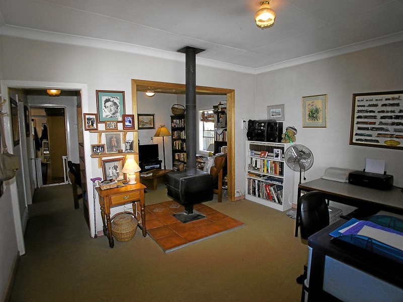 302 Peisley Street, Orange NSW 2800