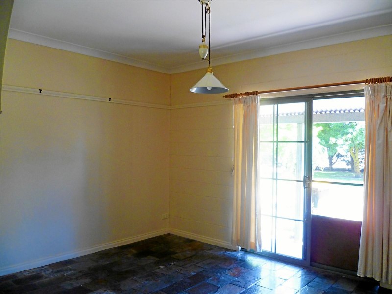 2 Grove Street, Spring Hill NSW 2800