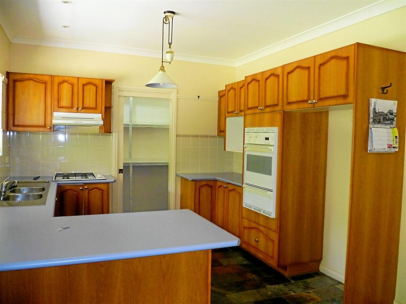 2 Grove Street, Spring Hill NSW 2800