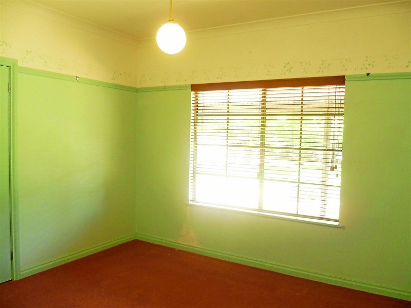 2 Grove Street, Spring Hill NSW 2800
