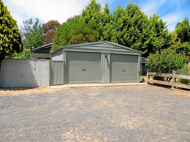 2 Grove Street, Spring Hill NSW 2800