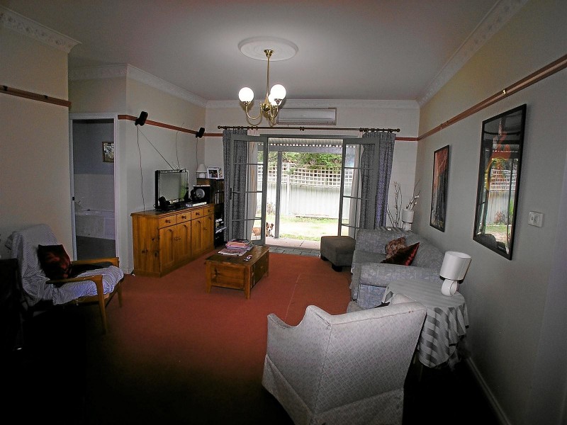 2 Grove Street, Spring Hill NSW 2800