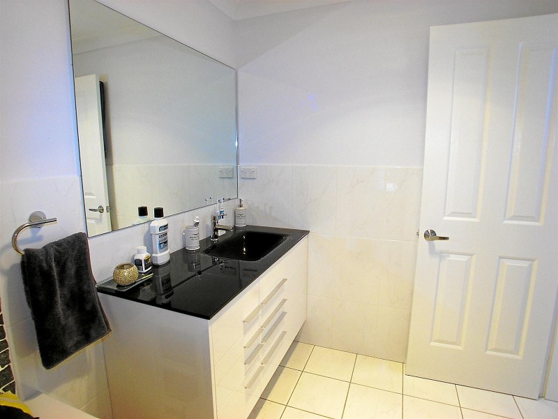 34 Robinson Court, Orange NSW 2800