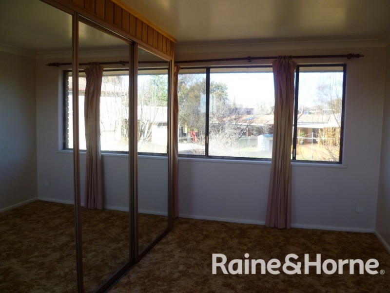 4 Goroka Place, Orange NSW 2800