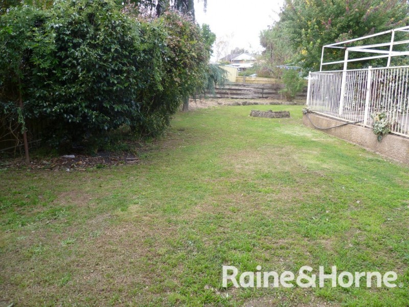 4 Goroka Place, Orange NSW 2800