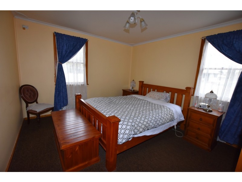 6 Leumeah Road, Orange NSW 2800