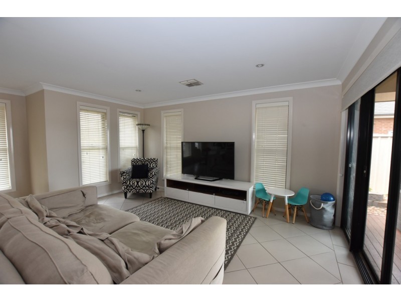 9 Gregory Place, Orange NSW 2800