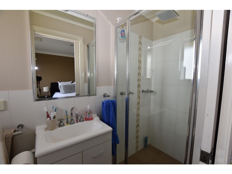 9 Gregory Place, Orange NSW 2800