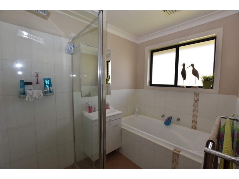 9 Gregory Place, Orange NSW 2800