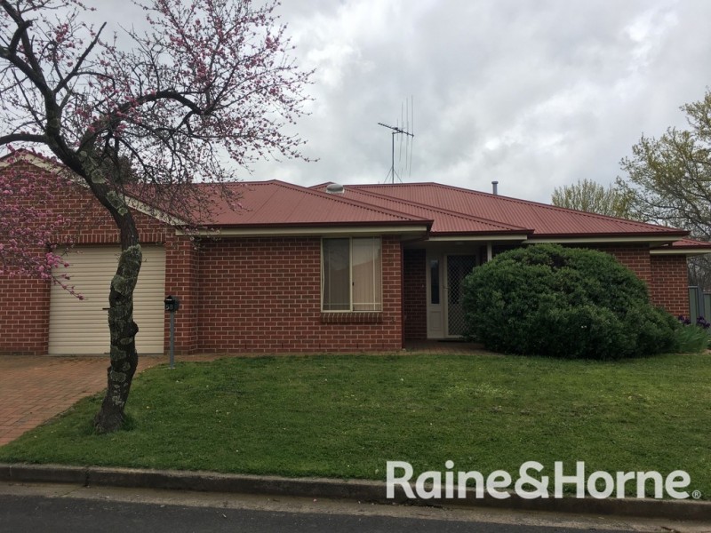 58 Lawson Crescent, Orange NSW 2800