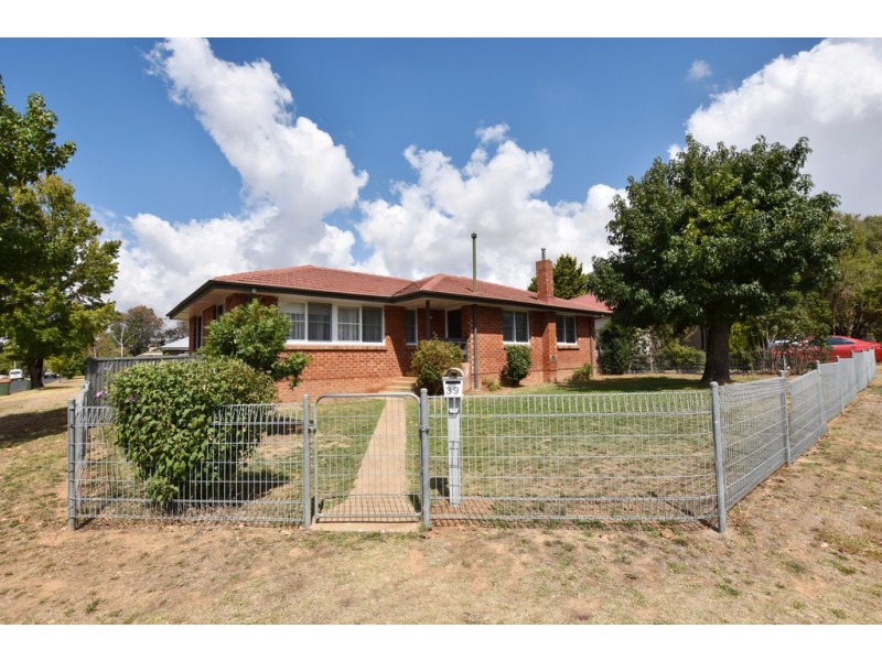 39 Lawson Crescent, Orange NSW 2800