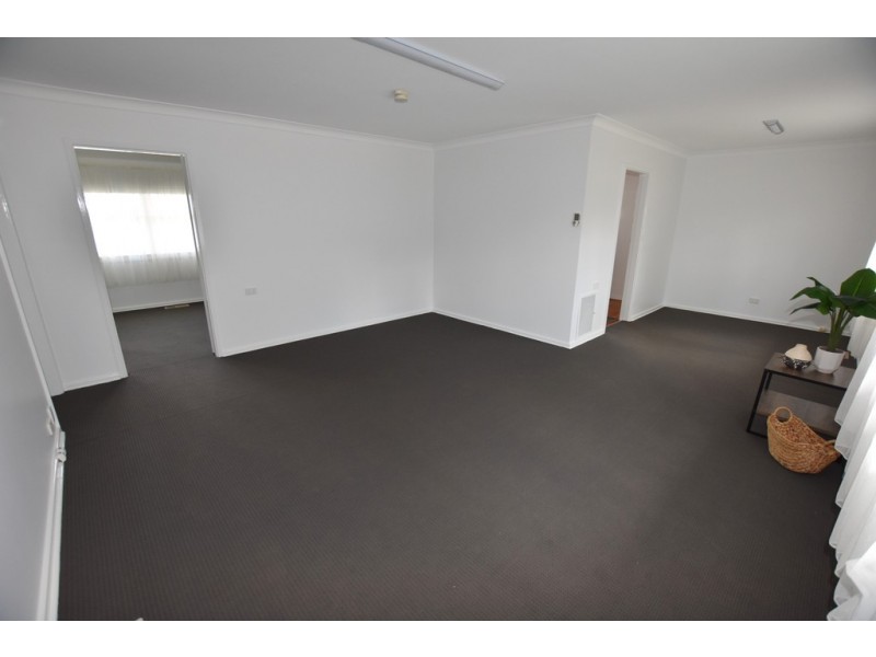 39 Lawson Crescent, Orange NSW 2800