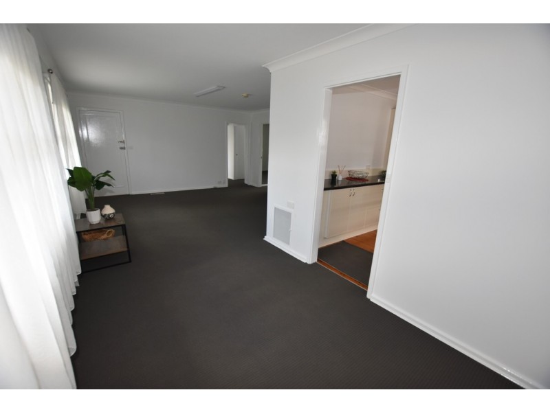 39 Lawson Crescent, Orange NSW 2800