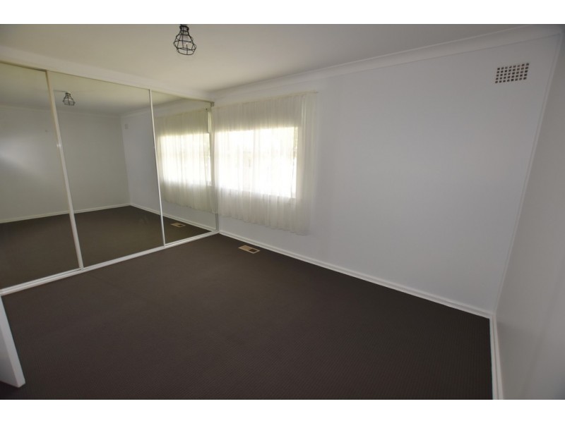 39 Lawson Crescent, Orange NSW 2800