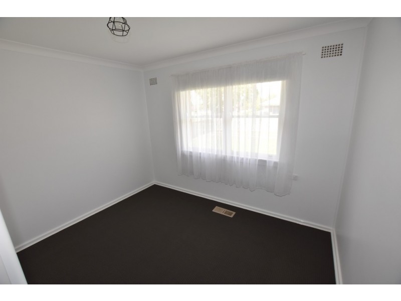 39 Lawson Crescent, Orange NSW 2800