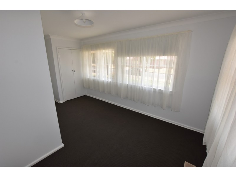 39 Lawson Crescent, Orange NSW 2800