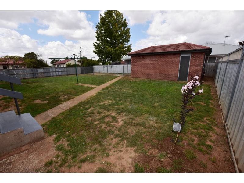 39 Lawson Crescent, Orange NSW 2800