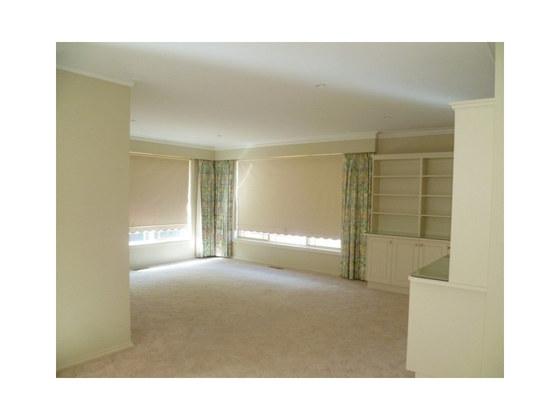 10 Burreburry Crescent, Orange NSW 2800