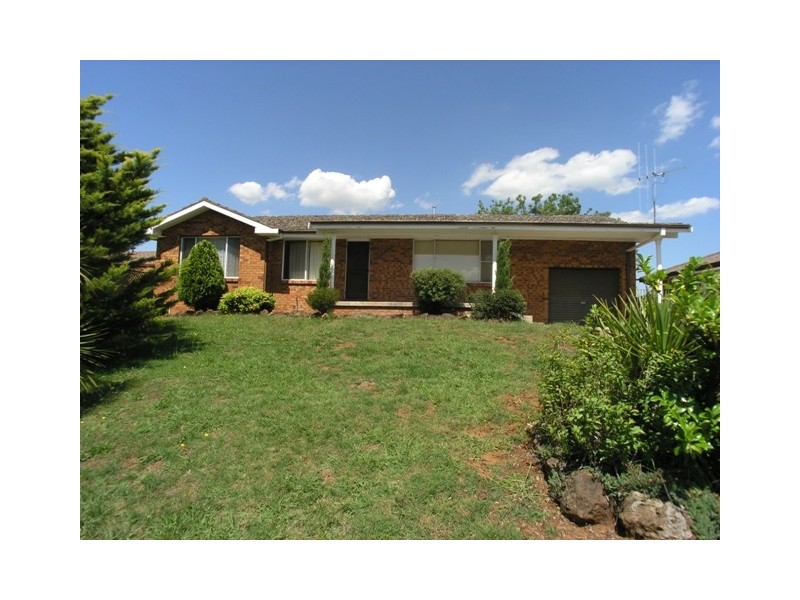 35 Boronia Crescent, Orange NSW 2800