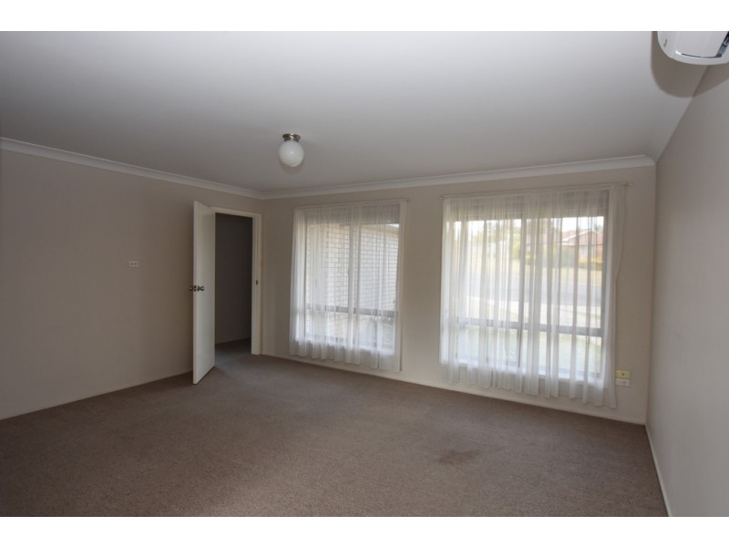 4 Landy Place, Orange NSW 2800