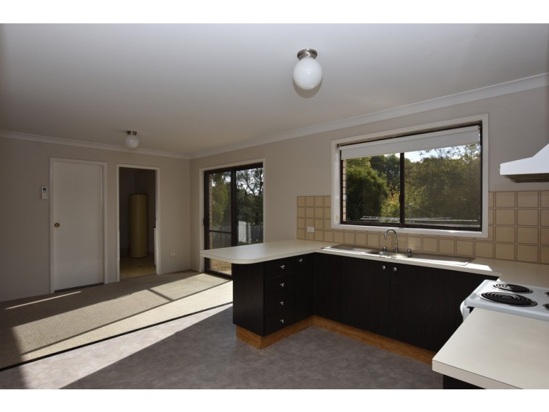 4 Landy Place, Orange NSW 2800