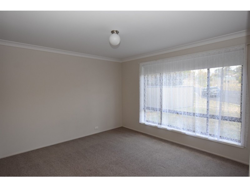 4 Landy Place, Orange NSW 2800